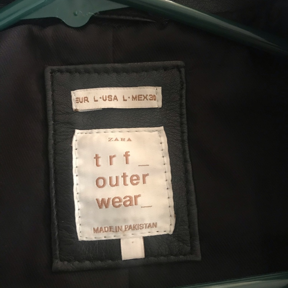 Leather jacket - Picture 4 of 12